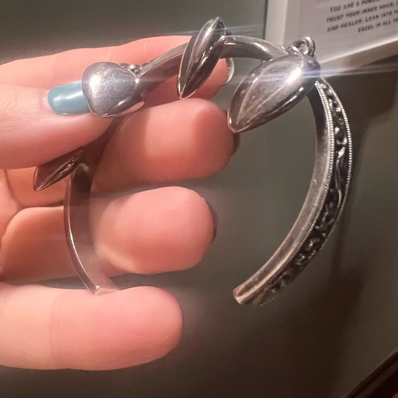 YSL Saint Laurent NWOT women’s silver bracelet with hearts cuff adjustable - Picture 2 of 6